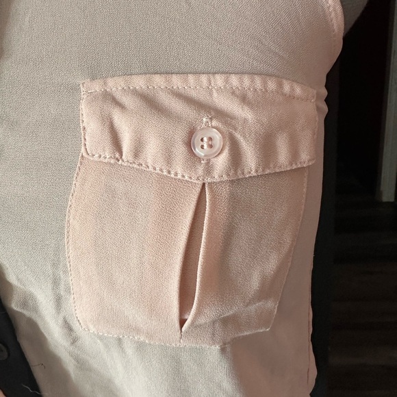 ** 3 for $15**Suzy Shier Pink Button Down Polo Collar Blouse - Picture 5 of 6